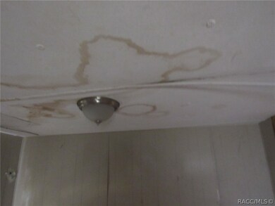 LIVING ROOM CEILING