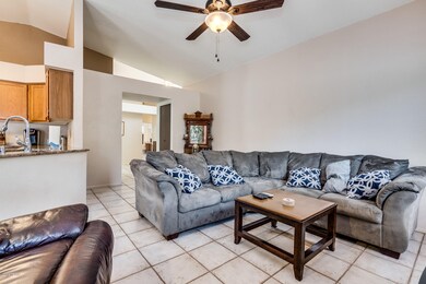 Living/Greatroom2