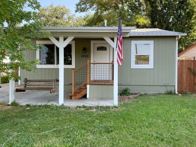 1010 SW Isham St, Grants Pass, OR 97526 - photo 2