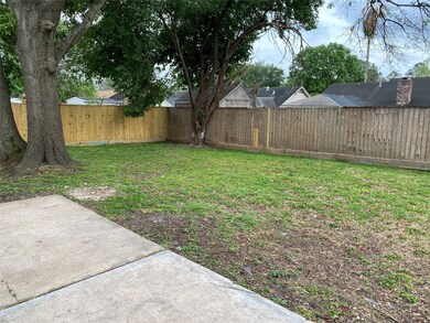 3915 Saratoga Dr, Houston, TX 77088 - photo 2