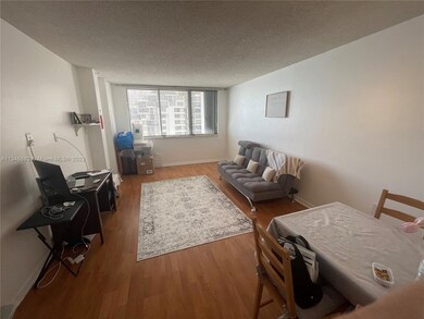 Brickell Key Two Condo unit 1425, Miami, FL 33131 - photo 4