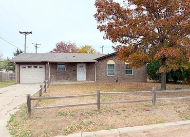 222 NW 11th St, Dimmitt, TX 79027 - photo 2