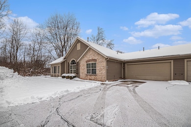 5333 Fawn Creek Dr SW, Wyoming, MI 49418 - photo 2
