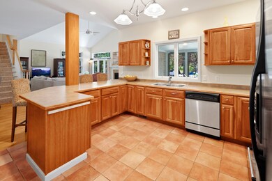 15 N Meadow Ln, Oak Bluffs, MA 02557 - photo 7