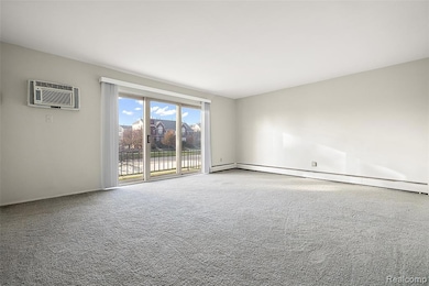 2859 E Maple Rd unit 15, Birmingham, MI 48009 - photo 4