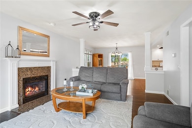 8 Castleton Dr, Cranston, RI 02921 - photo 4