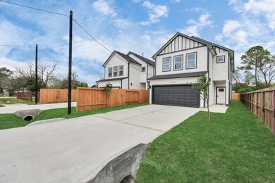 2438 Lucky St, Houston, TX 77088 - photo 4