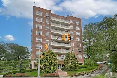 609 Kappock St unit 3F, Bronx, NY 10463 - photo 2