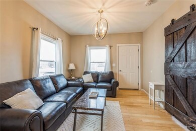 516 8th St NW, Cedar Rapids, IA 52405 - photo 2