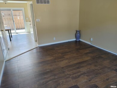 1911 Canterbury Dr unit C, Washington, IL 61571 - photo 5