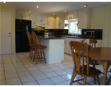 81 Mount View Dr, Cranston, RI 02920 - photo 6