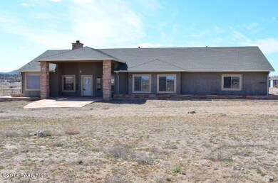 22020 N Dupont Dr, Paulden, AZ 86334 - photo 2