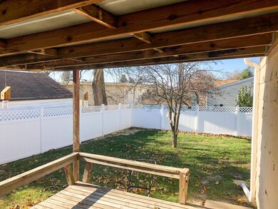 1212 E 33rd Ct, Des Moines, IA 50317 - photo 4