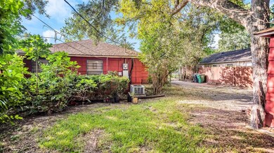 7743 Oak Vista St, Houston, TX 77087 - photo 3