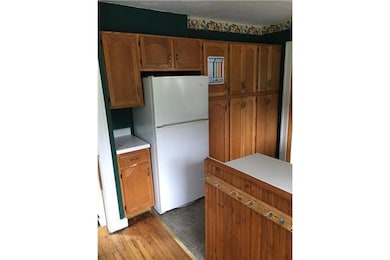 Kitchen. All kitchen appliances included & dishwas