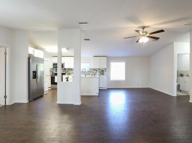 0E65C328-0A2C-40B5-A0D7-84D167B11839