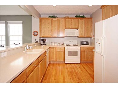 12815 Barons Ct, Fishers, IN 46037 - photo 5