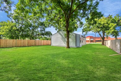 2004 Avenue C, Rosenberg, TX 77471 - photo 6