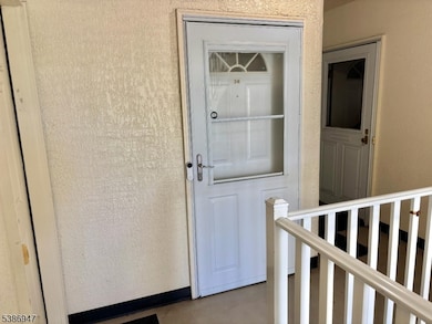 36 Parkside Ct, Wayne, NJ 07470 - photo 2