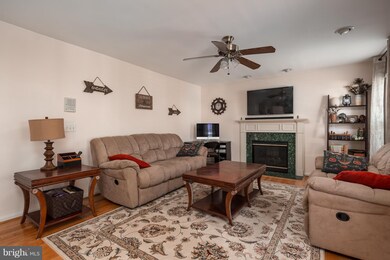10066 Tummel Falls Dr, Bristow, VA 20136 - photo 7