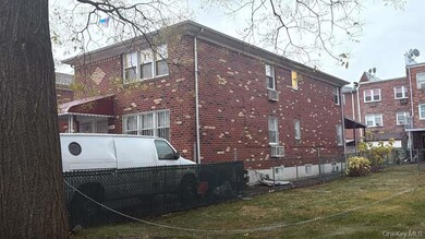 8830 Pontiac St unit 2 Family, Queens Village, NY 11427 - photo 3