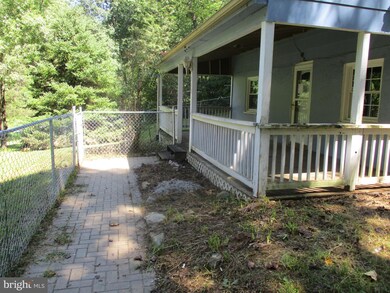 517 Shangri la Rd, Bentonville, VA 22610 - photo 3