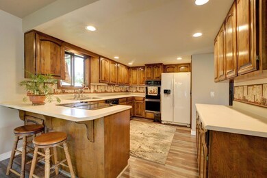 900 Pittview Ct, Central Point, OR 97502 - photo 5