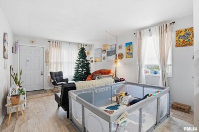 671 W 64th St, Davenport, IA 52806 - photo 4