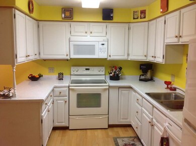 1411 S 18th St, Grand Forks, ND 58201 - photo 6