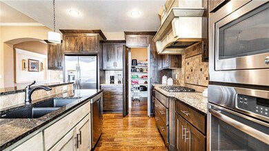 1612 SW Whistle Dr, Lees Summit, MO 64082 - photo 7