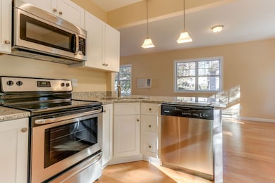 51 Warner St, Groton, CT 06340 - photo 3