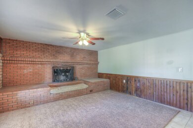 Family Room (2)
