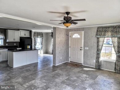 52 Meadowview Dr, New Bloomfield, PA 17068 - photo 4