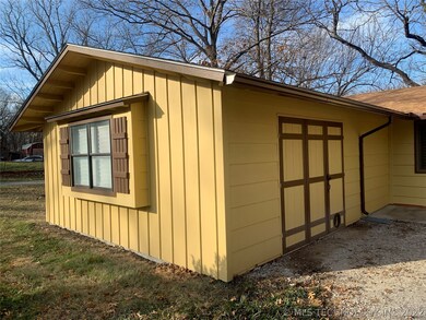 Exterior Garage