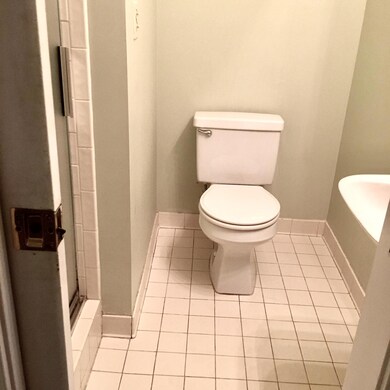 1st Fl. Shower Bath