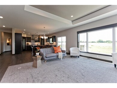 6306 Michael Dr, Cedar Rapids, IA 52411 - photo 4