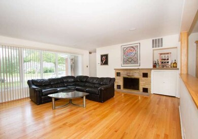 18460 Argyle Ave, Homewood, IL 60430 - photo 2