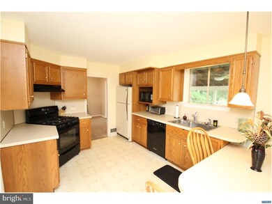 759 W 12th St, New Castle, DE 19720 - photo 6