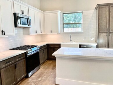 803 Thornton Rd unit B, Houston, TX 77018 - photo 7