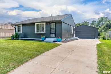 1803 Welshire Dr, Davenport, IA 52806 - photo 2