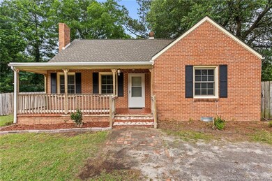 212 N Roberts St, Raeford, NC 28376 - photo 5