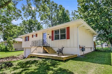 117 SW 21st St, Oak Grove, MO 64075 - photo 2