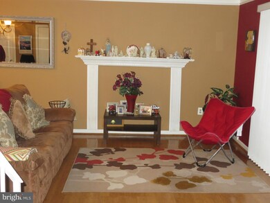 7537 Purdue Ct unit 18, Manassas, VA 20109 - photo 2