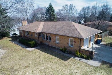 3026 burton se, grand rapids, MI 49546-2