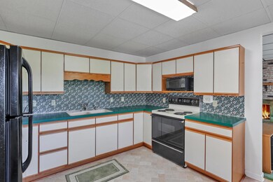 484 Coshocton Ave, Thornville, OH 43076 - photo 6