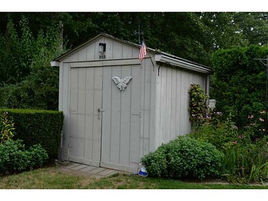 28 Boucher St, West Warwick, RI 02893 - photo 4