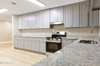 1304 Estelle St, Hattiesburg, MS 39402 - photo 7