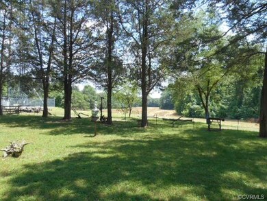 26389 Jefferson Davis Hwy, Ruther Glen, VA 22546 - photo 2