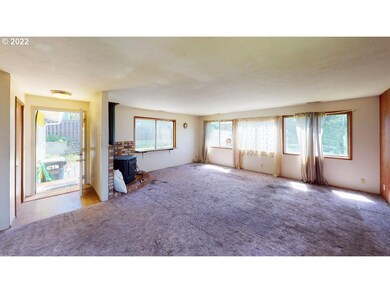 30341 Driftwood Dr, Gold Beach, OR 97444 - photo 5