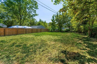 2017 Ferris Rd (Exterior)-4